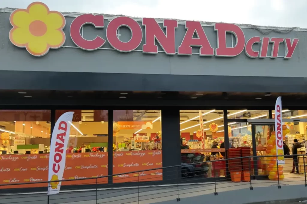 Riapre il 20 aprile 2024 il supermercato Conad City in via via XXIV Maggio a Montese con nuovi servizi ed un ampliamento del locale.