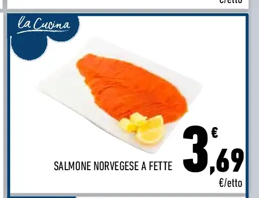 Salmone norvegese a fette