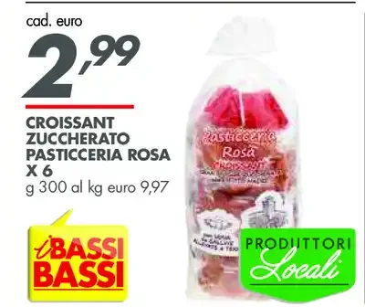 Croissant zuccherato pasticceria rosa