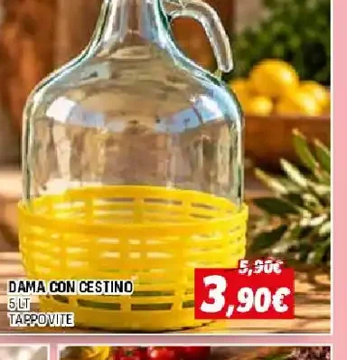 Dama con cestino