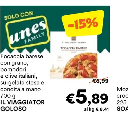 Focaccia barese con grano, pomodori e olive italiani