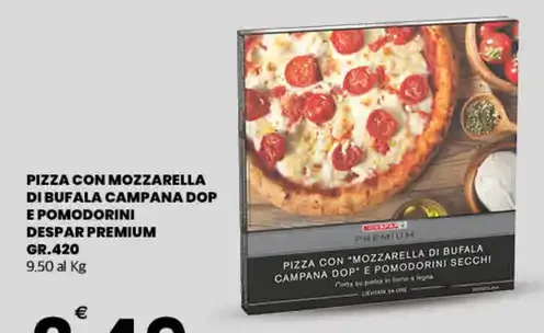 Pizza con mozzarella di bufala e pomodorini