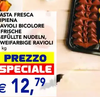Pasta fresca ripiena ravioli bicolore