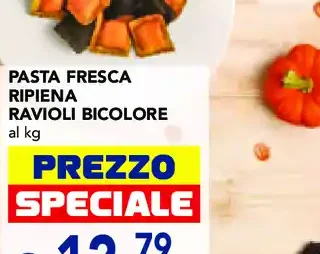 Pasta fresca ripiena ravioli bicolore